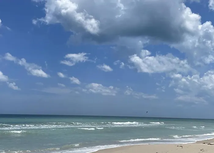 Comfy Beach House On Vero Beach
